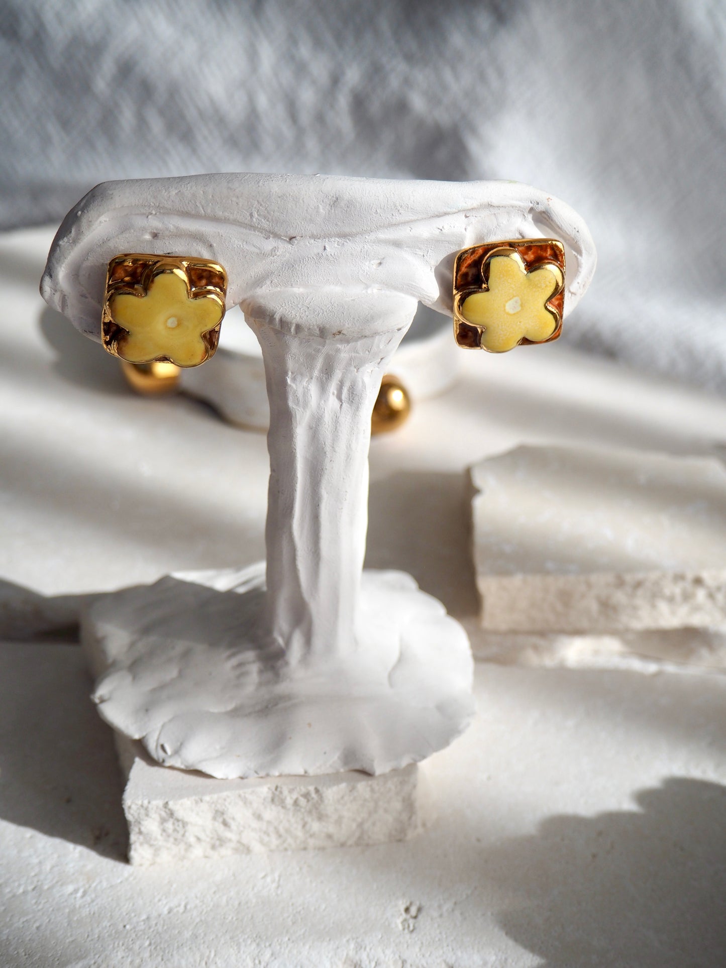“il Quadrato” Medium Handmade Porcelain Studs coloured with “Light Beige” glossy glaze with 24k Gold lustre details