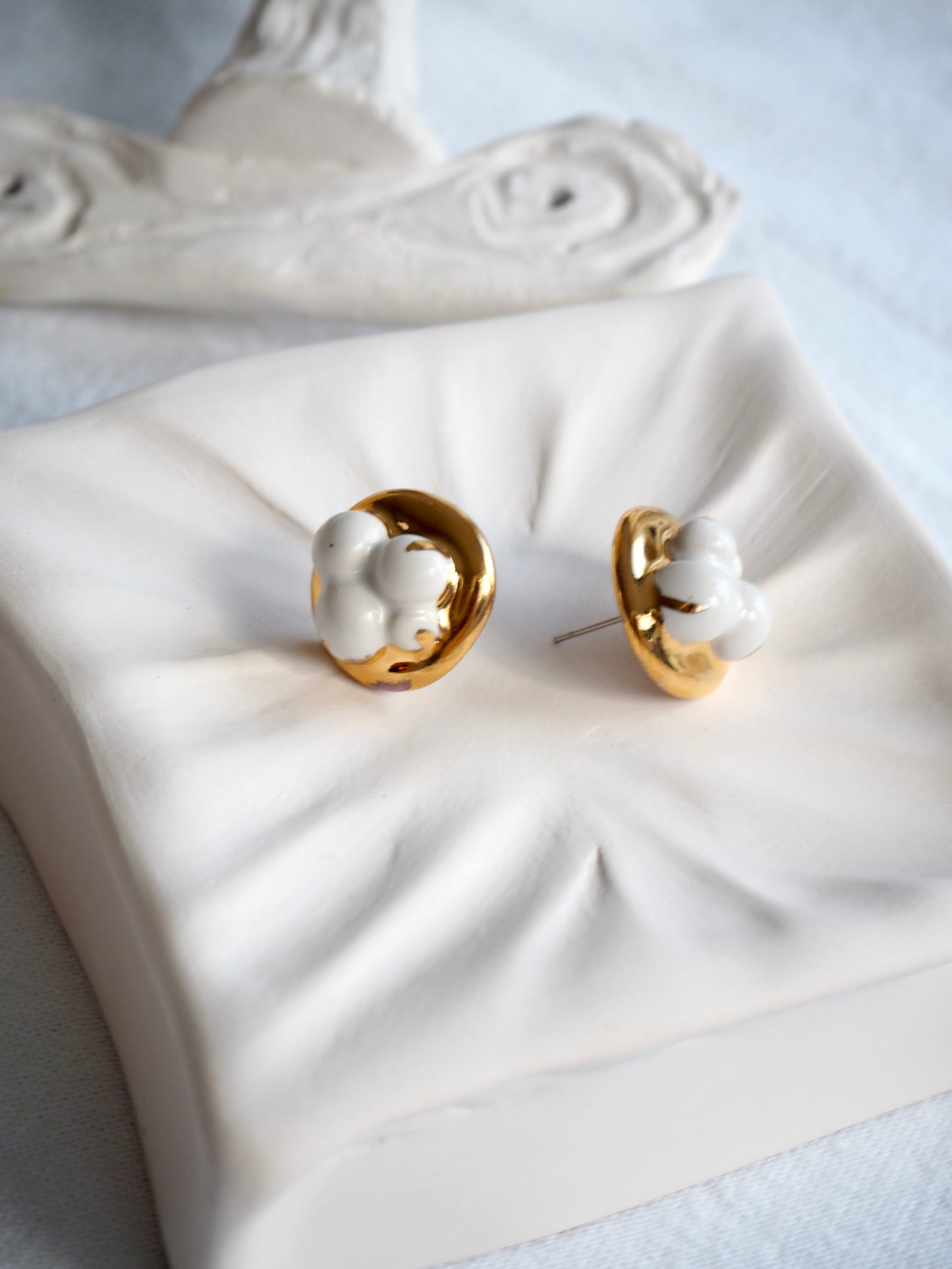 the Jocelyn collection “Nuvolosa” handmade Porcelain Earrings with 24k gold lustre details