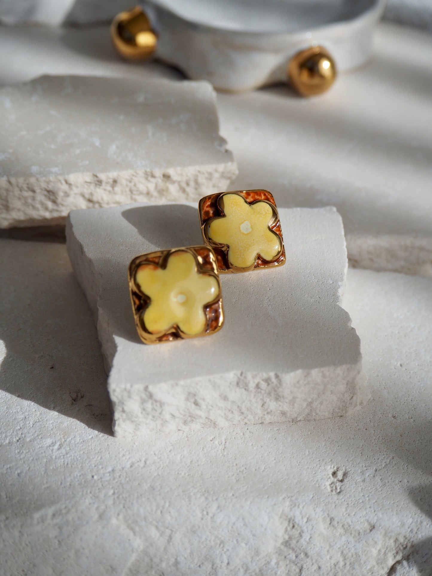 “il Quadrato” Medium Handmade Porcelain Studs coloured with “Light Beige” glossy glaze with 24k Gold lustre details